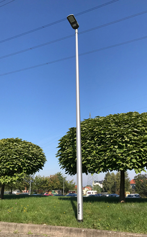 LED Straenbeleuchtung mit Lichtmast fr Gemeinden und Stadt